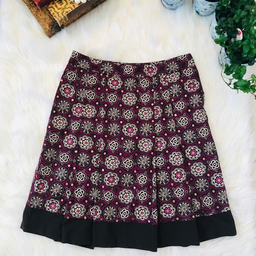 LOFT Pleated Skirt Adorned with sequins size 6p